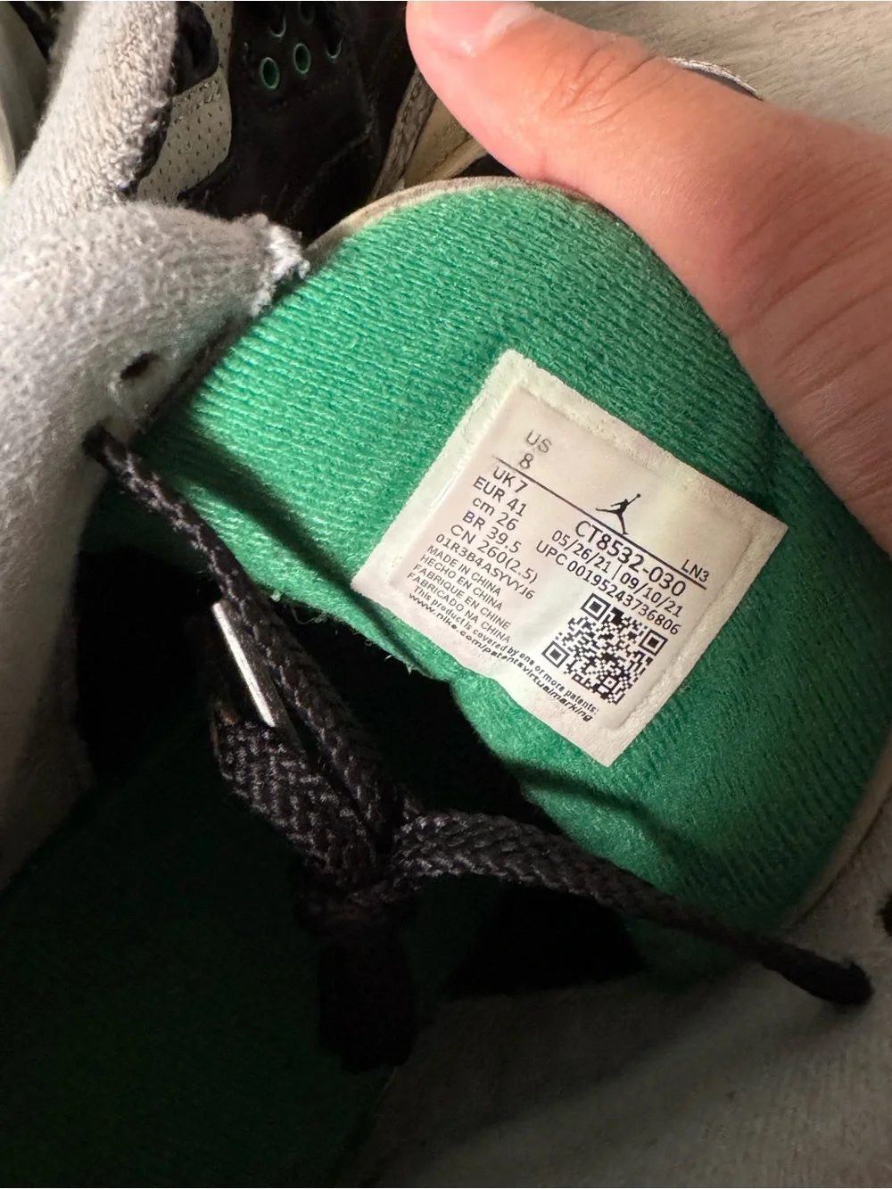 Jordan Retro Low-Top Sneakers in Black and Green
